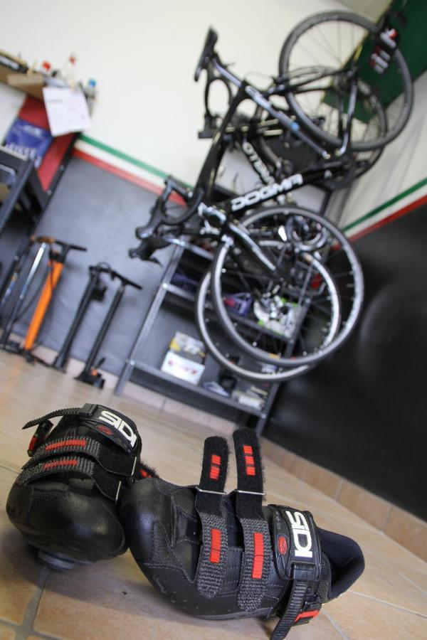 Lo Scoiattolo Piedmont Bike Hotel Pralormo エクステリア 写真