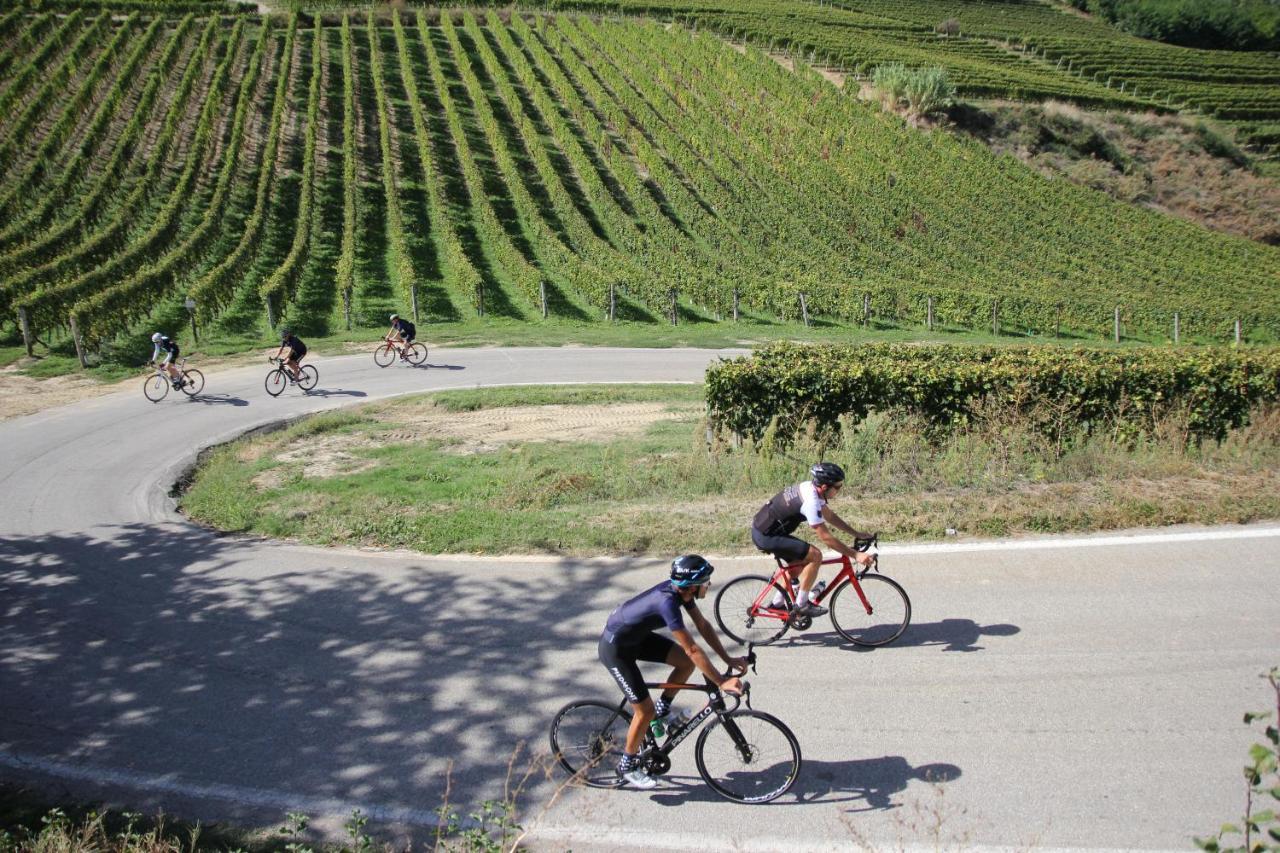 Lo Scoiattolo Piedmont Bike Hotel Pralormo エクステリア 写真