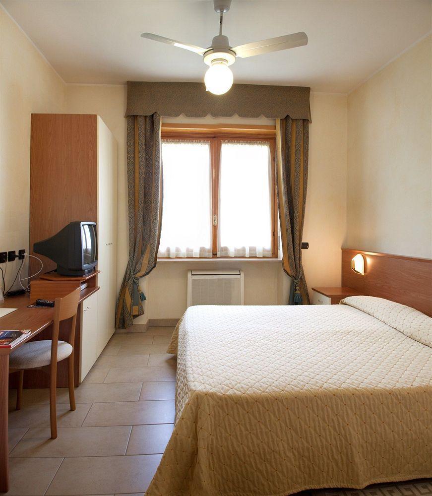 Lo Scoiattolo Piedmont Bike Hotel Pralormo エクステリア 写真