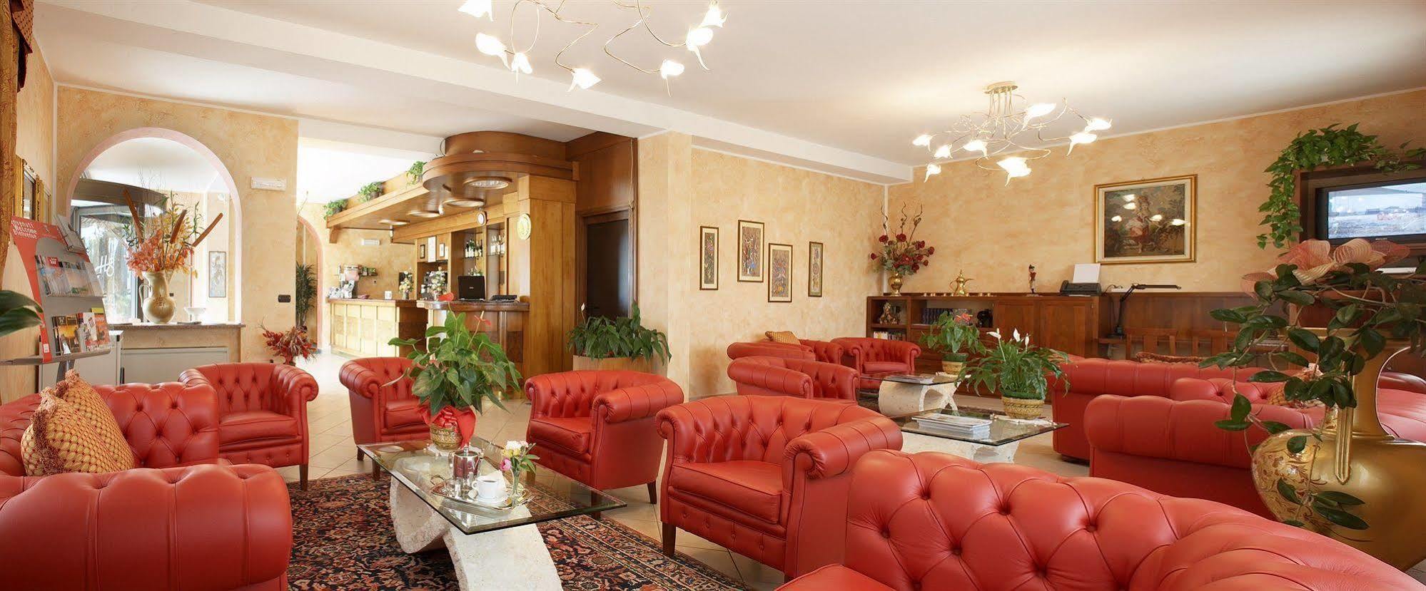 Lo Scoiattolo Piedmont Bike Hotel Pralormo エクステリア 写真