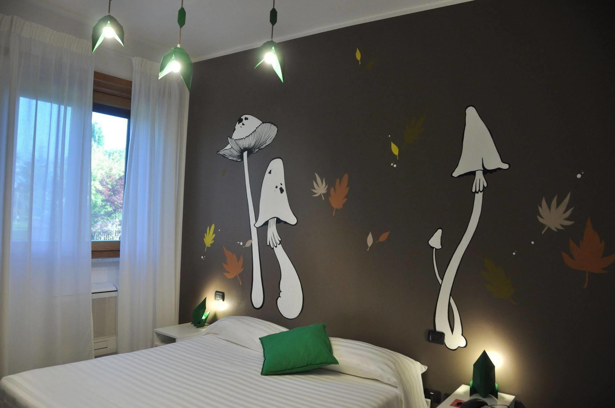 Lo Scoiattolo Piedmont Bike Hotel Pralormo エクステリア 写真